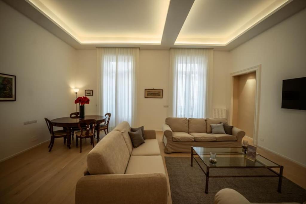 Luxury In Napels